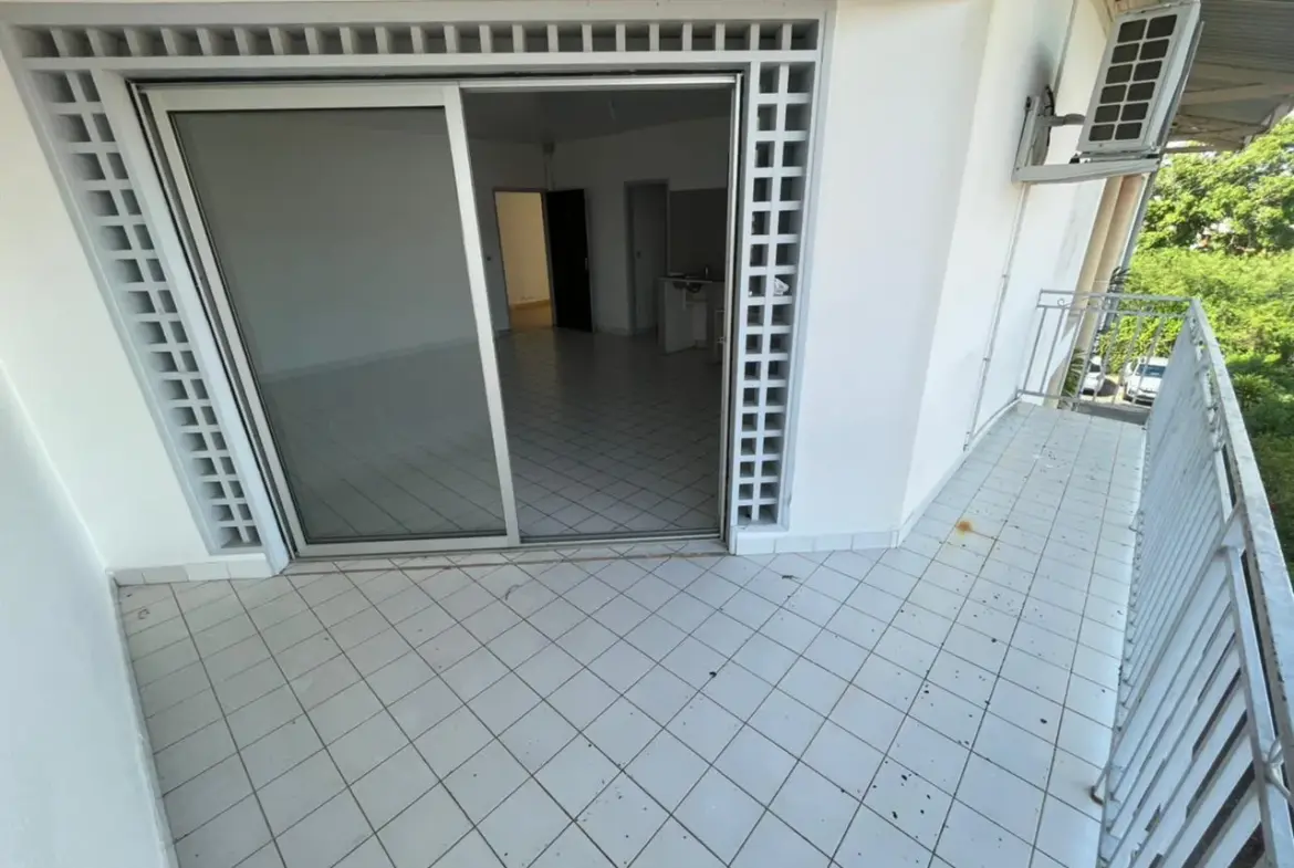 Superbe Appartement T2 avec Terrasse à Cayenne, Montabo 