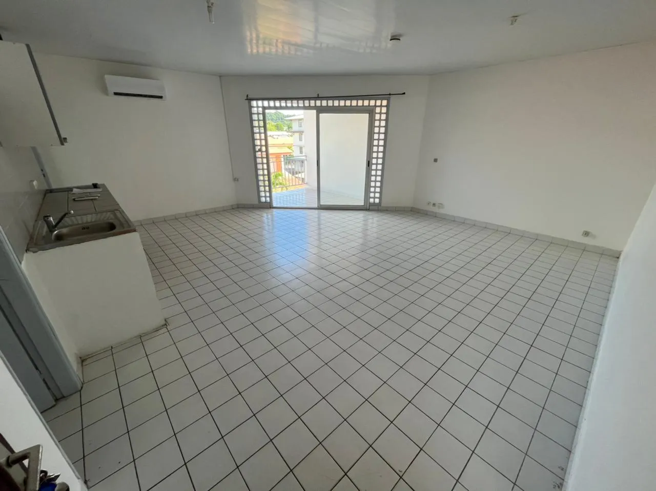 Superbe Appartement T2 avec Terrasse à Cayenne, Montabo 