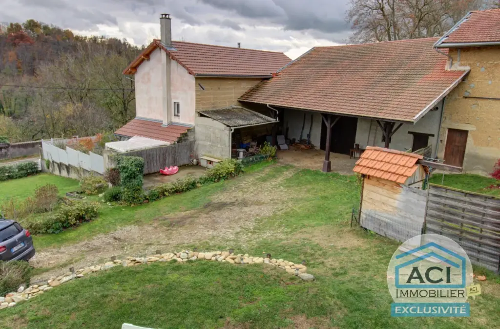 Ancienne Ferme Joliement Rénovée à Meyrieu les Étangs