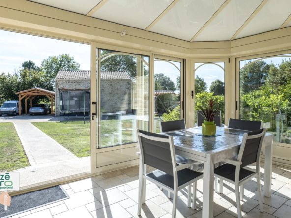 Maison rénovée du 19ème siècle à vendre à La Chapelle-Thémer 