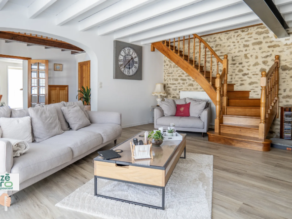 Maison rénovée du 19ème siècle à vendre à La Chapelle-Thémer 