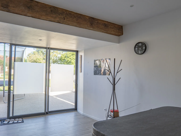 Maison rénovée du 19ème siècle à vendre à La Chapelle-Thémer 