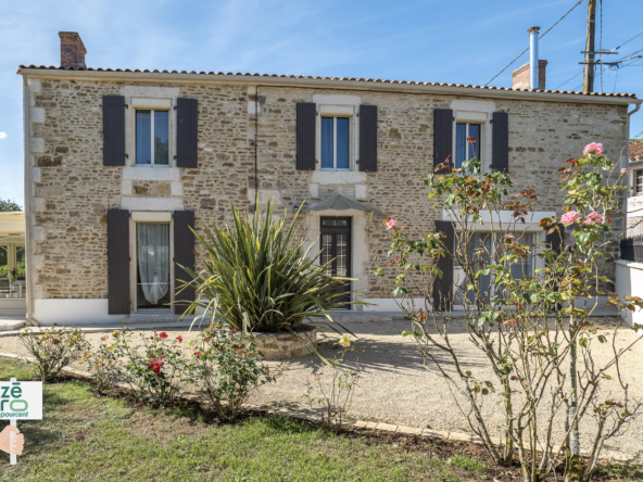 Maison rénovée du 19ème siècle à vendre à La Chapelle-Thémer 