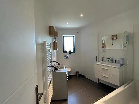 Maison de village rénovée à Les Côtes d'Arey 