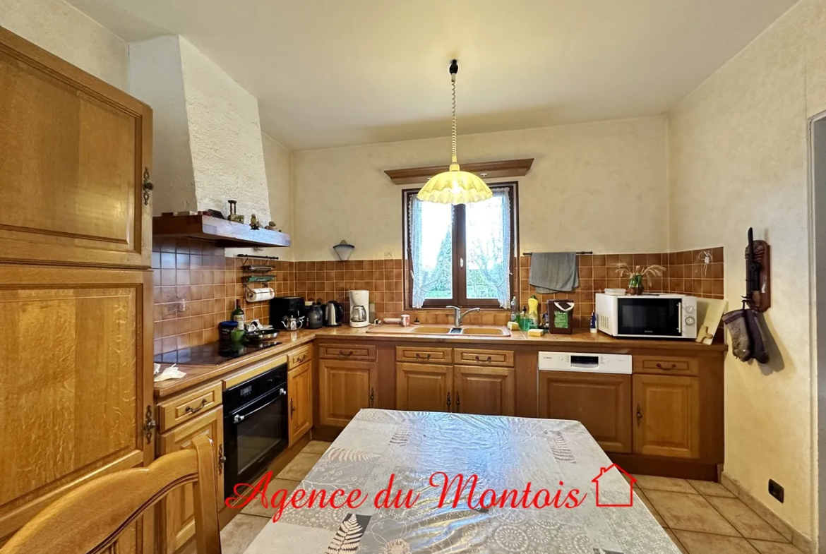 Fermette spacieuse à vendre à Bray sur Seine 
