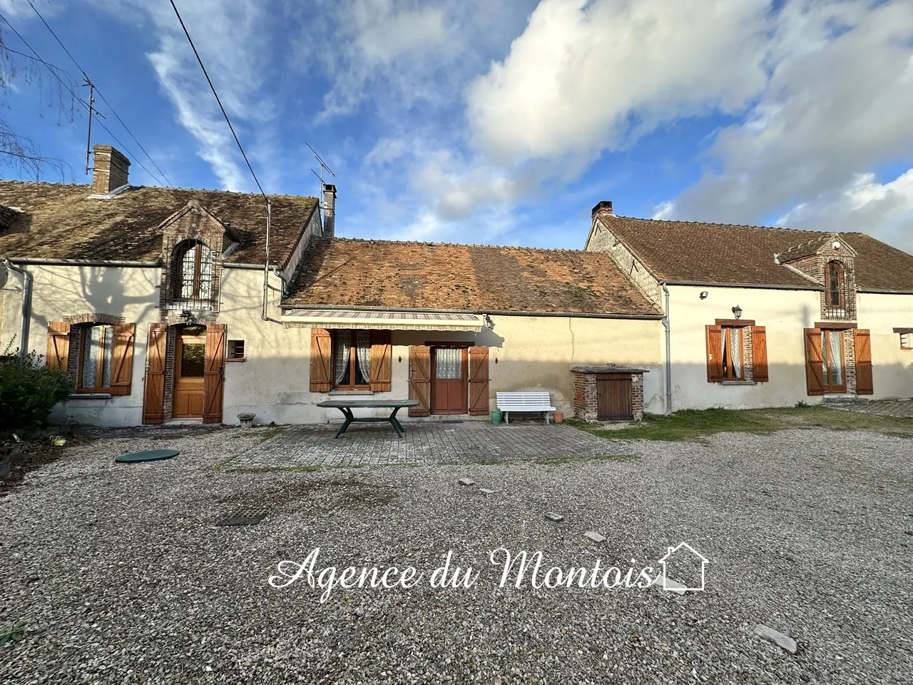 Fermette spacieuse à vendre à Bray sur Seine 