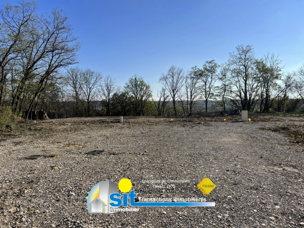 Terrain à bâtir de 692 m² à Saint Clair du Rhône