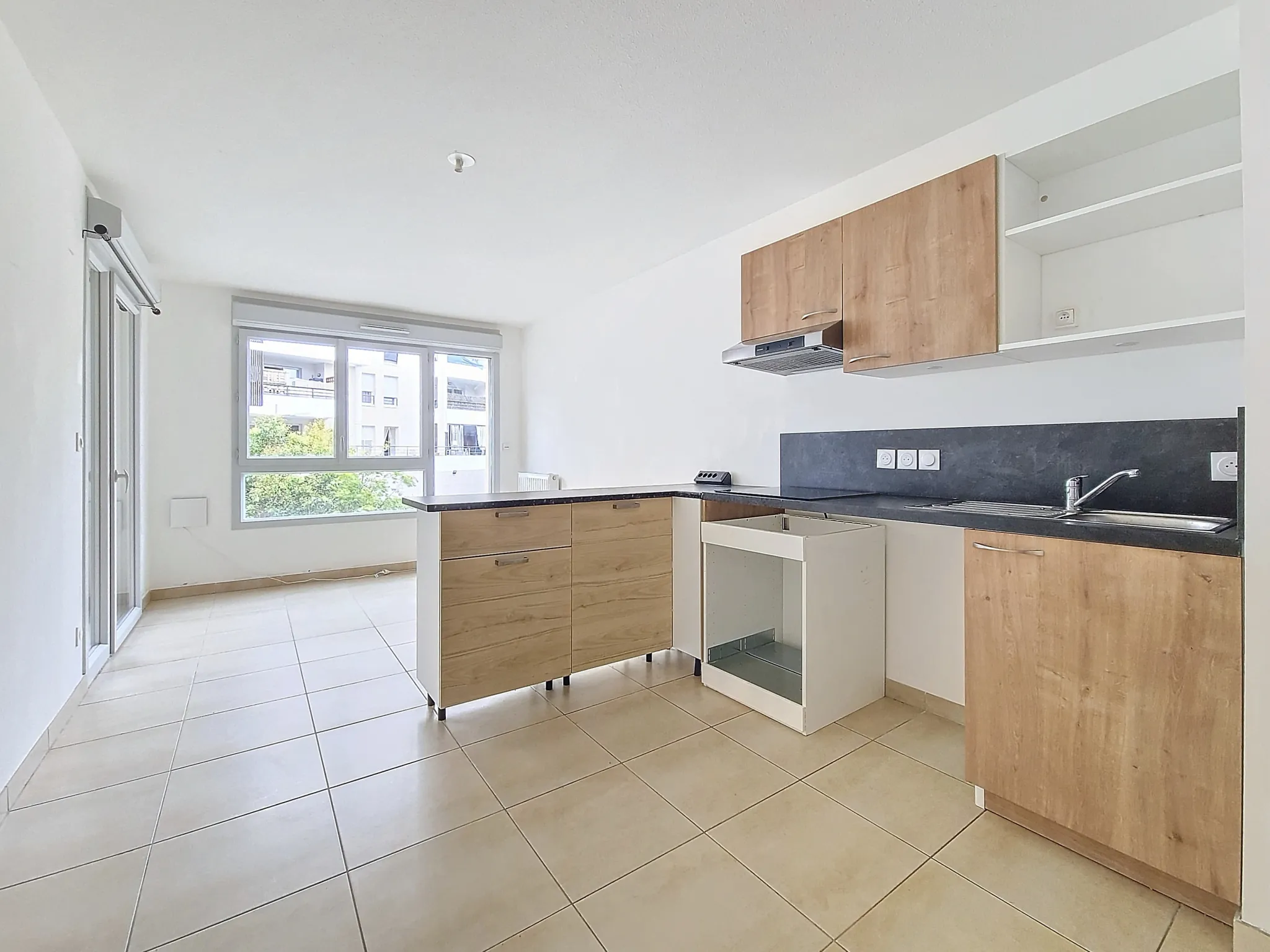 Charmant appartement à Gardanne avec garage et terrasse 