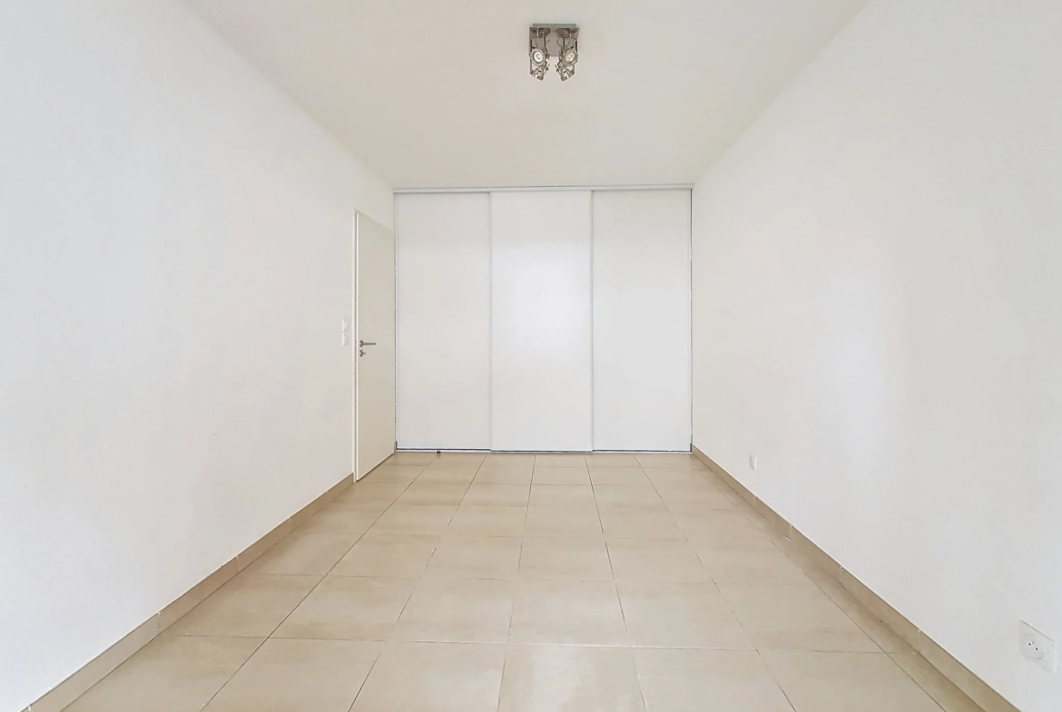 Charmant appartement à Gardanne avec garage et terrasse 
