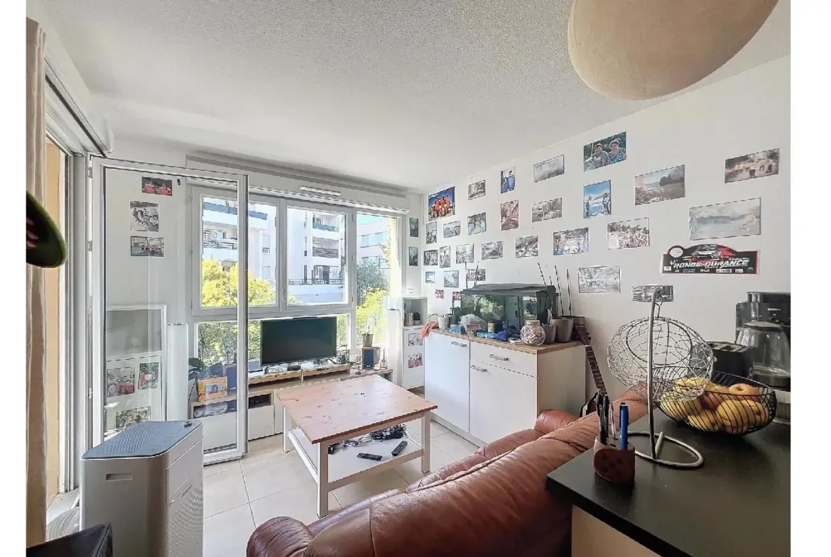 Charmant appartement à Gardanne avec garage et terrasse 