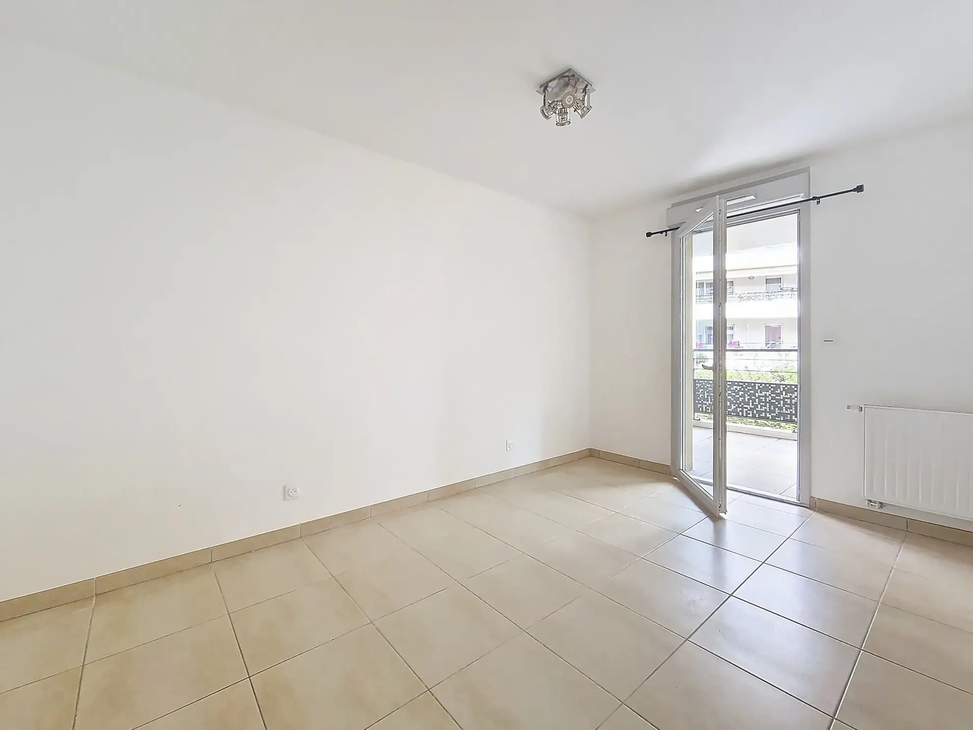 Charmant appartement à Gardanne avec garage et terrasse 