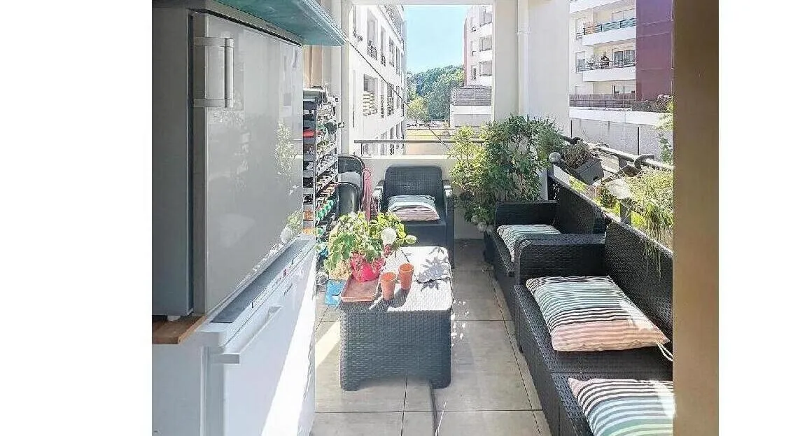 Charmant appartement à Gardanne avec garage et terrasse 