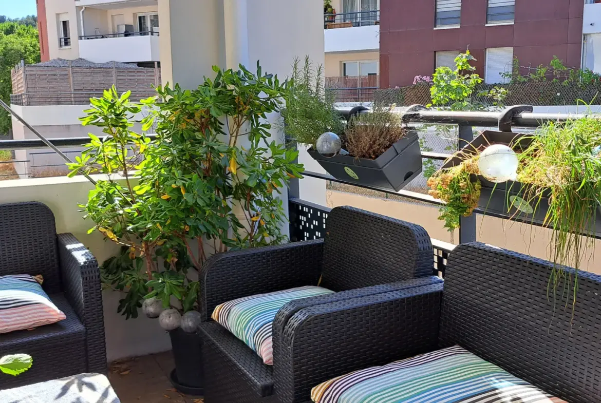 Charmant appartement à Gardanne avec garage et terrasse 
