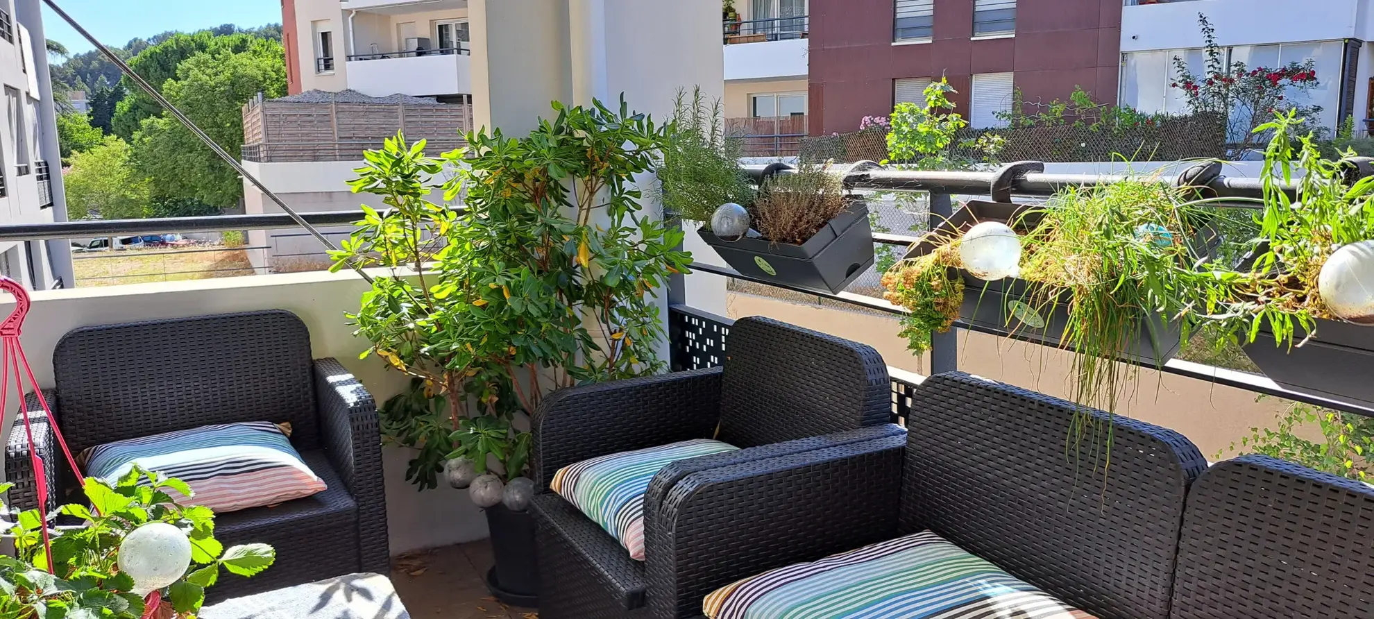 Charmant appartement à Gardanne avec garage et terrasse 