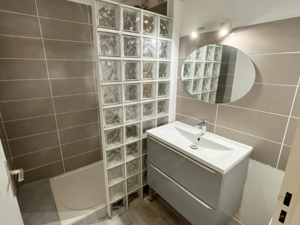 Vente appartement F2 traversant avec loggia à Carnon-Plage 