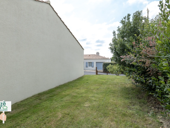 Maison de plain-pied 80 m² à Saint-Mathurin - 2 chambres 