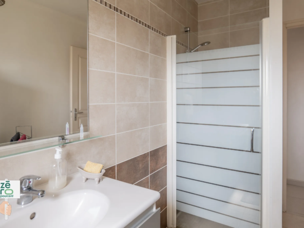 Maison de plain-pied 80 m² à Saint-Mathurin - 2 chambres 