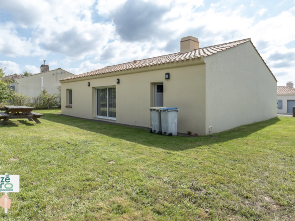 Maison de plain-pied 80 m² à Saint-Mathurin - 2 chambres 