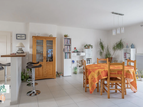 Maison de plain-pied 80 m² à Saint-Mathurin - 2 chambres 
