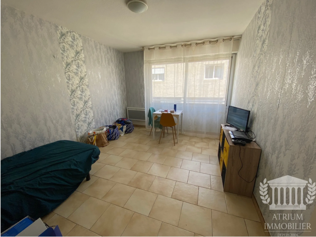 Studio de 23 m² à vendre à Nîmes, proximité quais de la Fontaine