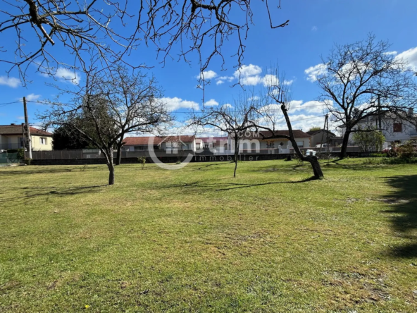 Terrain à bâtir de 1.112 m2 à Lezoux à 113 000 EUR 