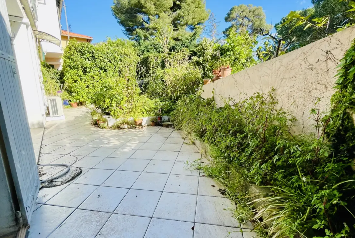 Appartement 2 pièces à vendre à Cannes sur l'avenue de Vallauris 
