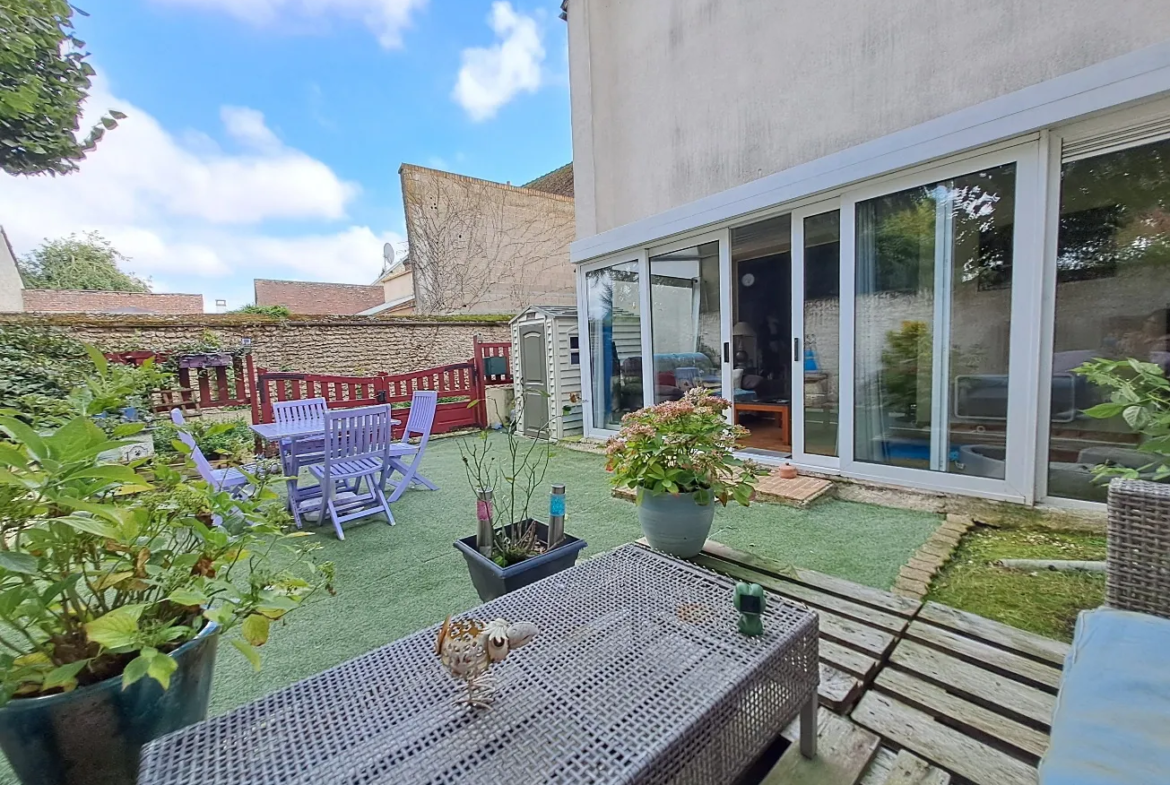 Appartement 3 pièces à vendre au centre ville d'Ablis 