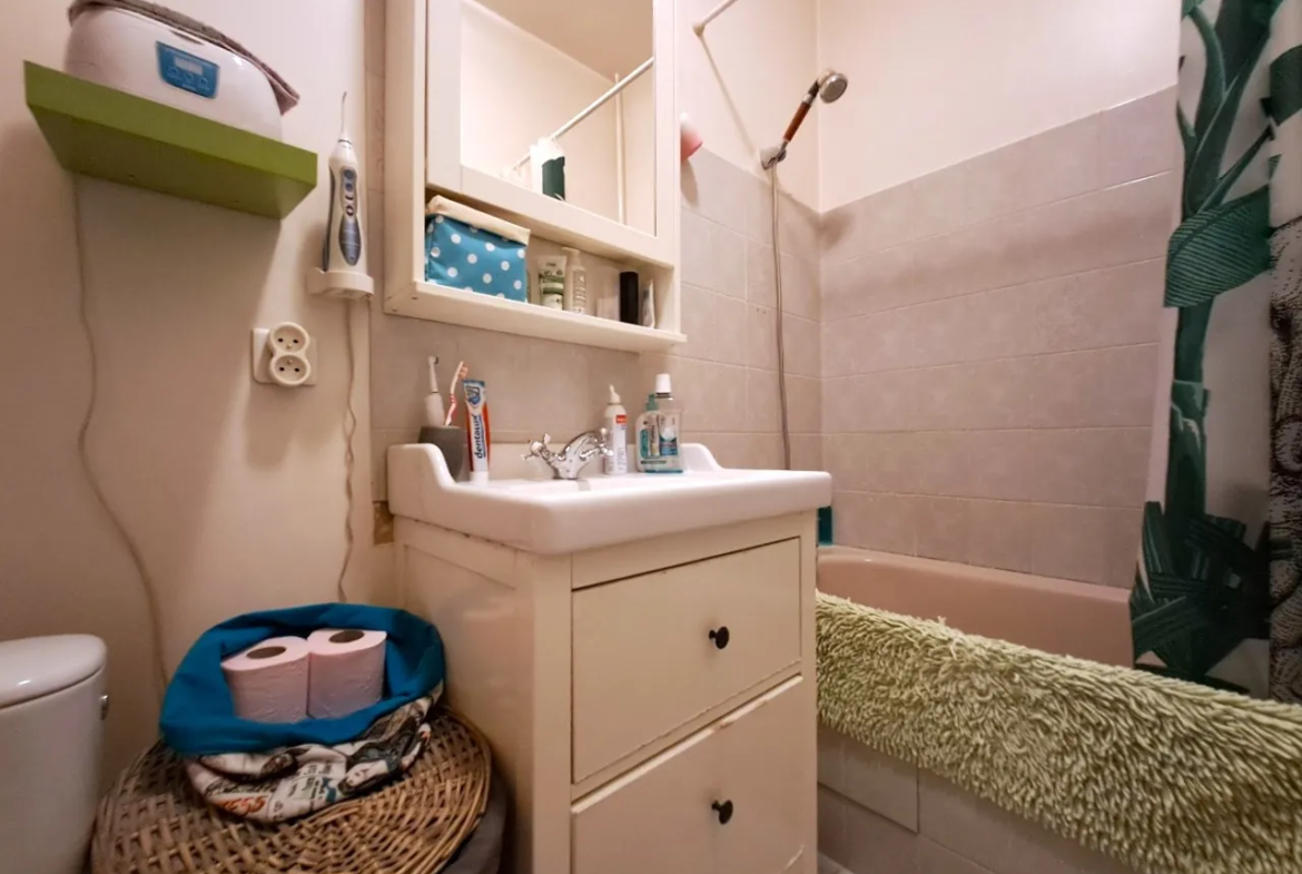 Appartement 3 pièces à vendre au centre ville d'Ablis 