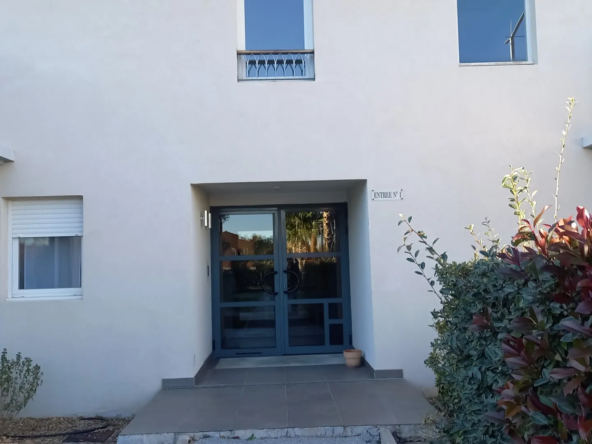 Appartement T2 avec terrasse à Roquebrune-sur-Argens à vendre 