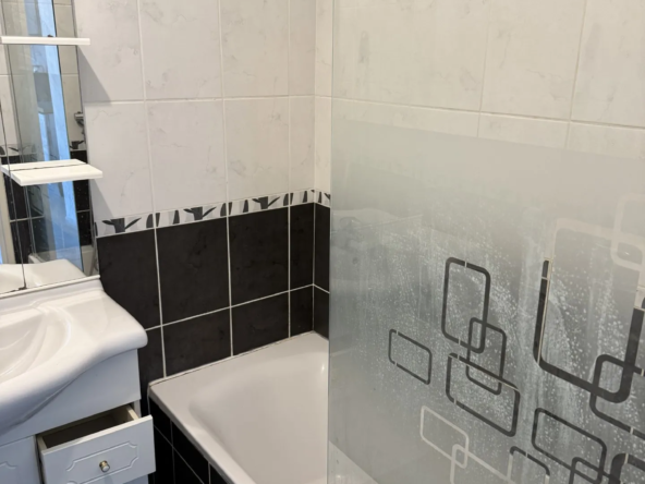 Appartement T2 avec terrasse à Roquebrune-sur-Argens à vendre 