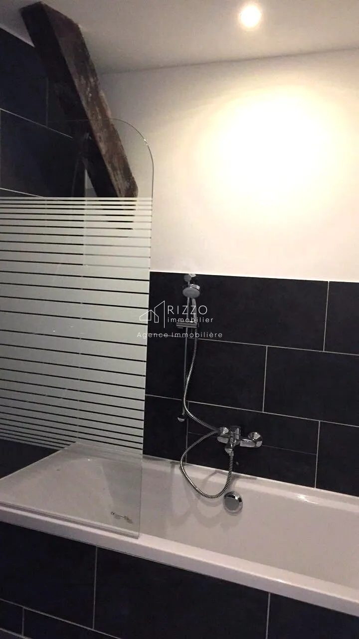 À vendre : Maison de village spacieuse à Challex 