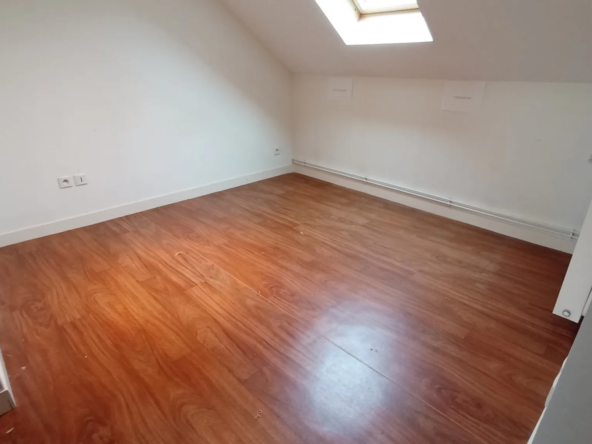 Maison de Ville à Vendre à Lillebonne - 160 m² 