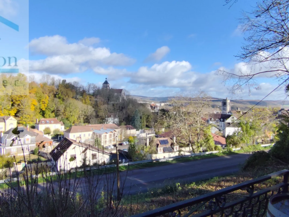 Pavillon T4 à vendre à Tonnerre - 93 m² avec vue dégagée 