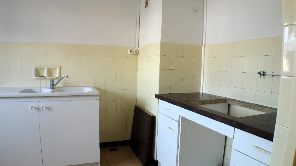 Appartement F4 avec aperçu mer à vendre à Toulon Saint-Roch 