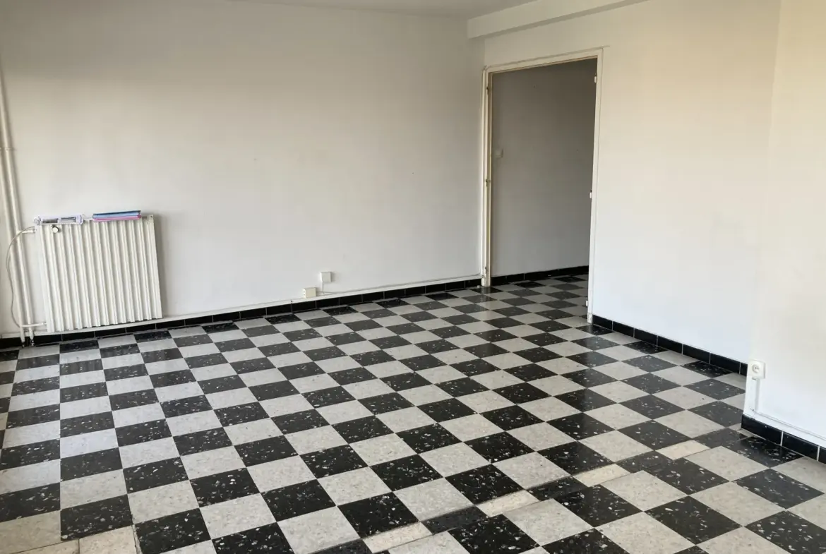 Appartement F4 avec aperçu mer à vendre à Toulon Saint-Roch 