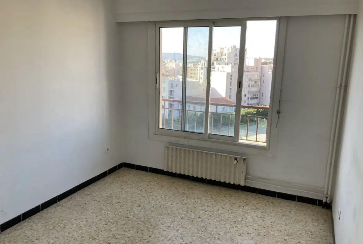 Appartement F4 avec aperçu mer à vendre à Toulon Saint-Roch 