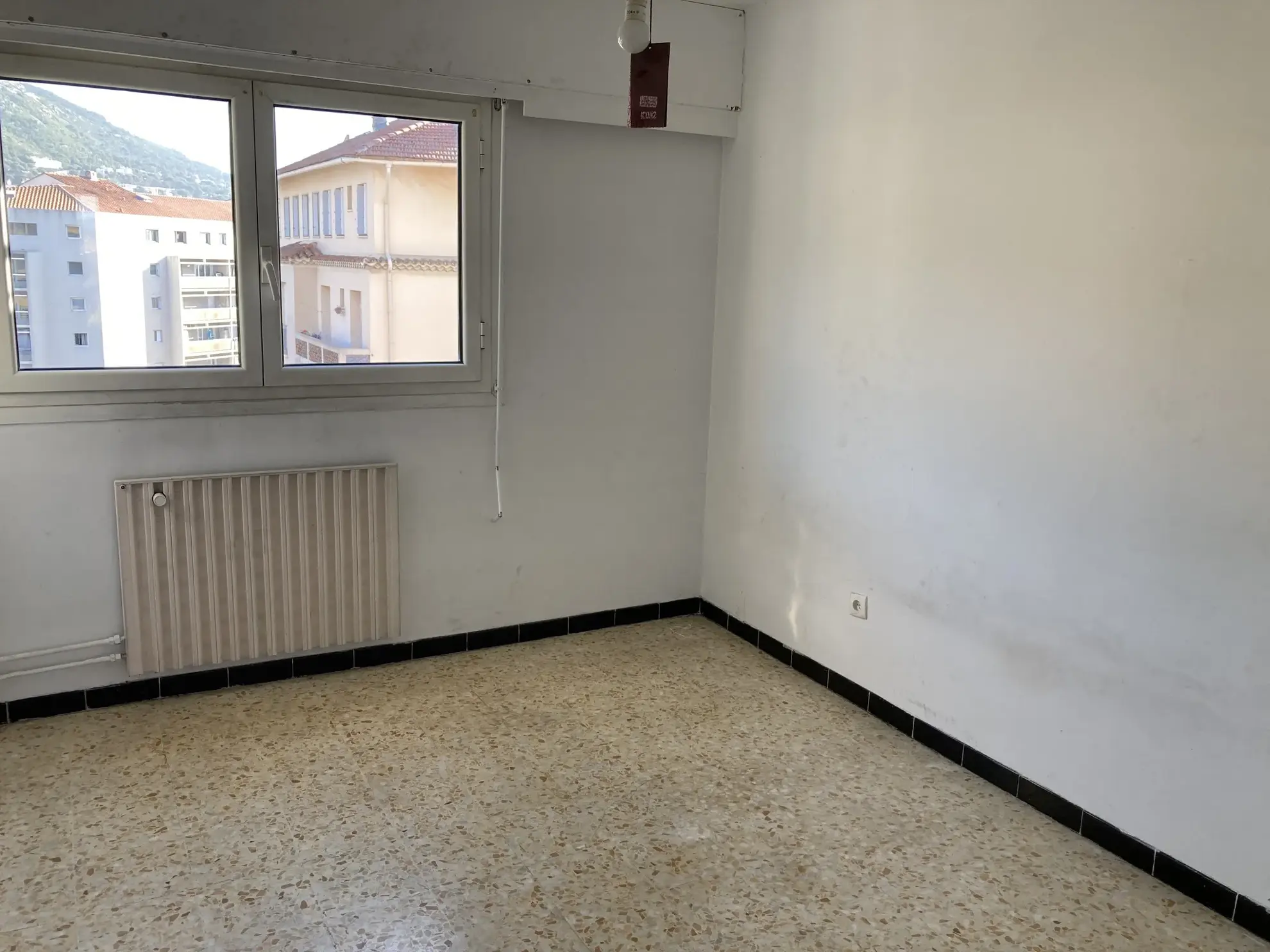 Appartement F4 avec aperçu mer à vendre à Toulon Saint-Roch 