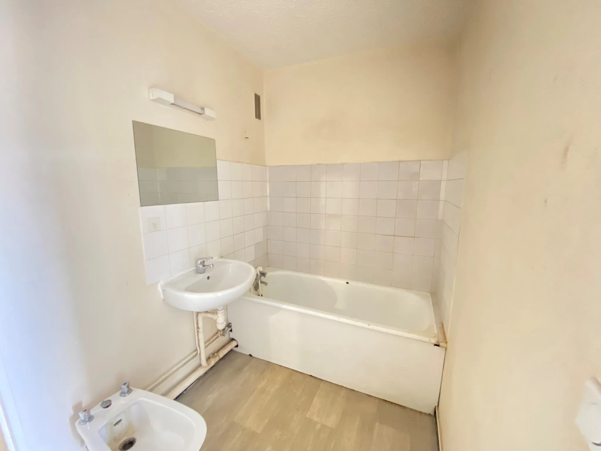 À vendre : Appartement 3 pièces de 61 m² à Évry avec balcon et parking 