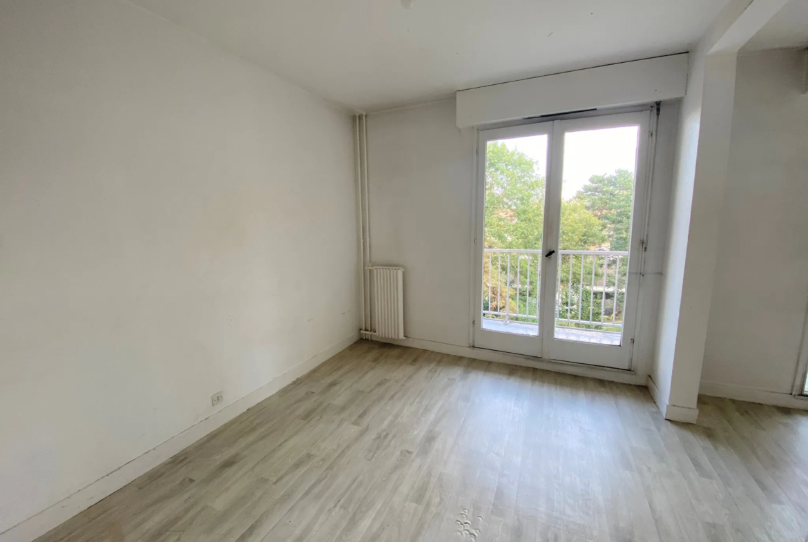 À vendre : Appartement 3 pièces de 61 m² à Évry avec balcon et parking 