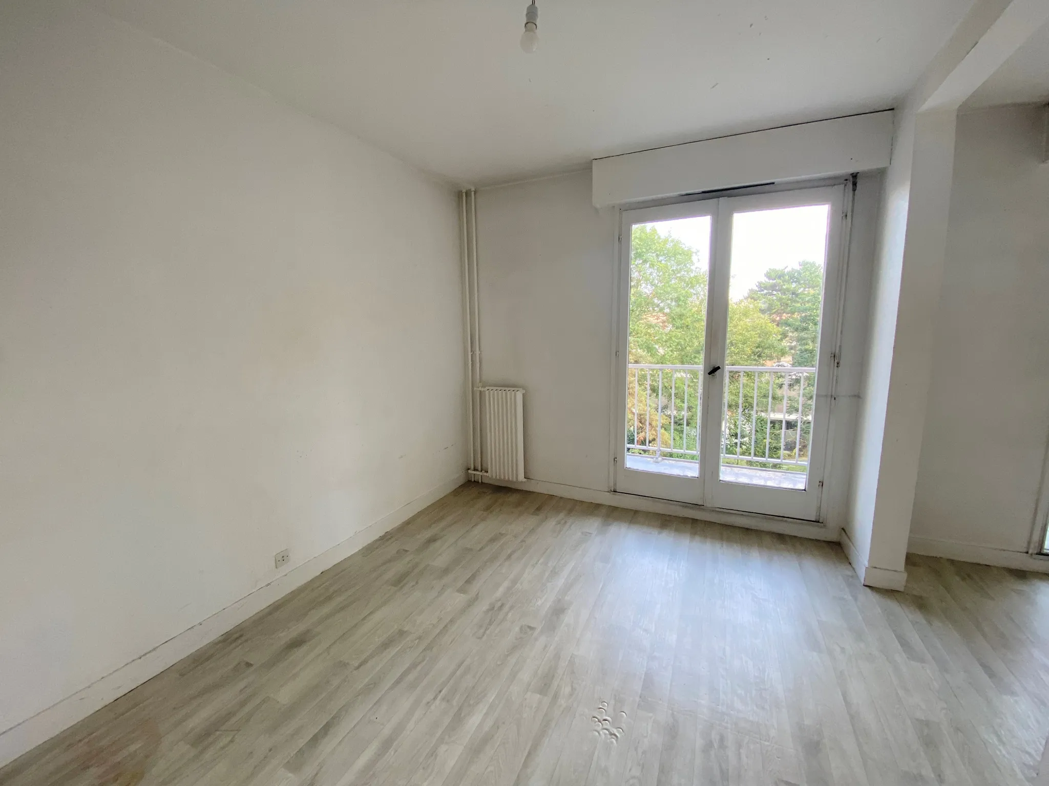 À vendre : Appartement 3 pièces de 61 m² à Évry avec balcon et parking 