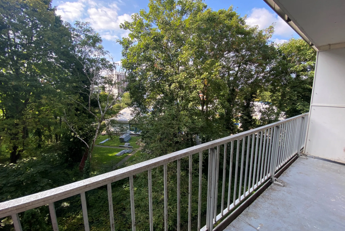 À vendre : Appartement 3 pièces de 61 m² à Évry avec balcon et parking 