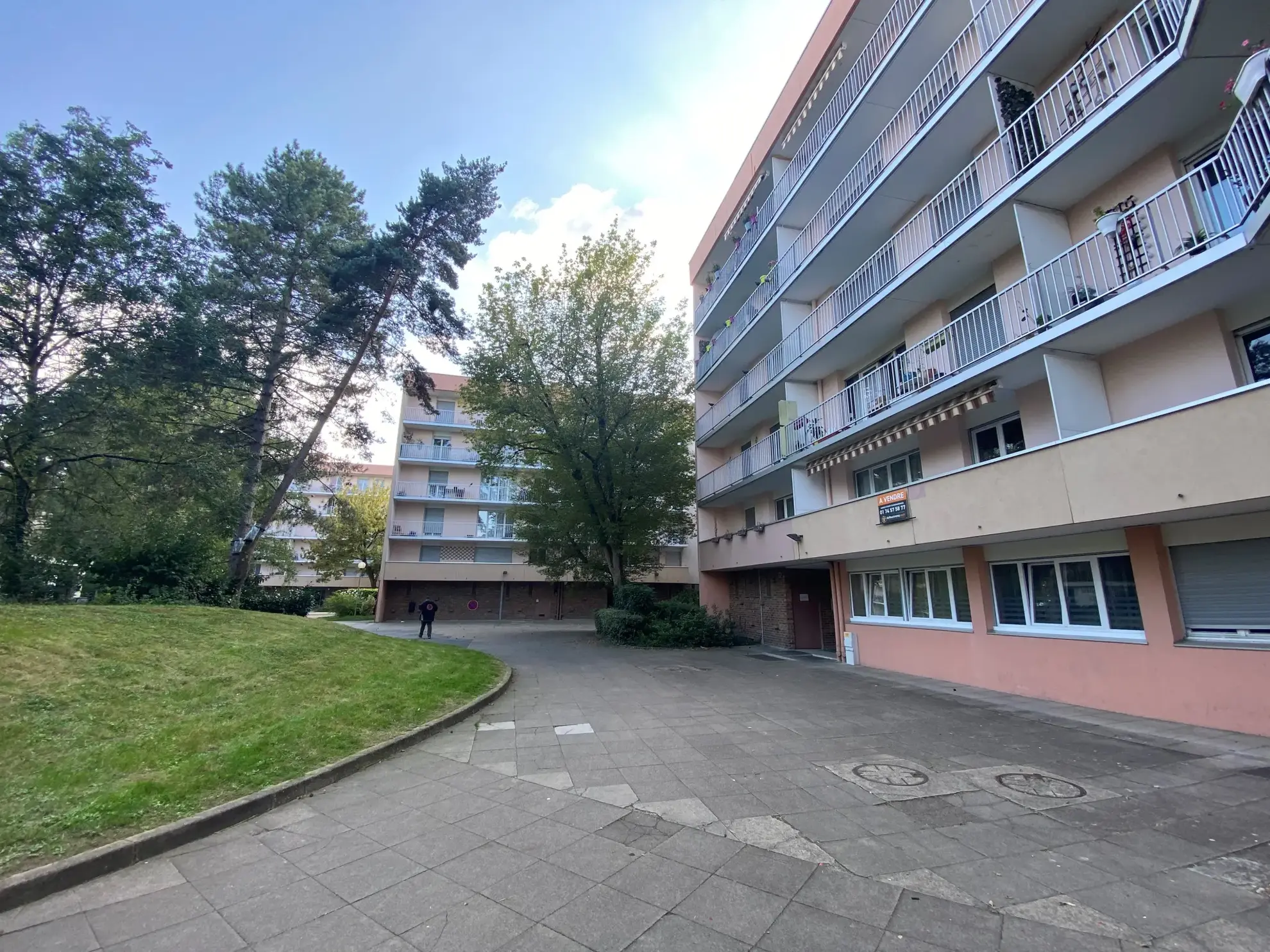 À vendre : Appartement 3 pièces de 61 m² à Évry avec balcon et parking 