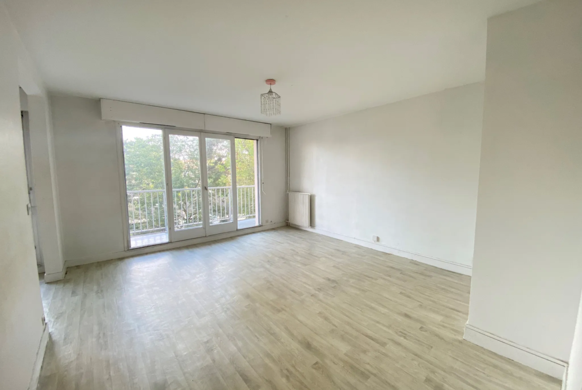 À vendre : Appartement 3 pièces de 61 m² à Évry avec balcon et parking 