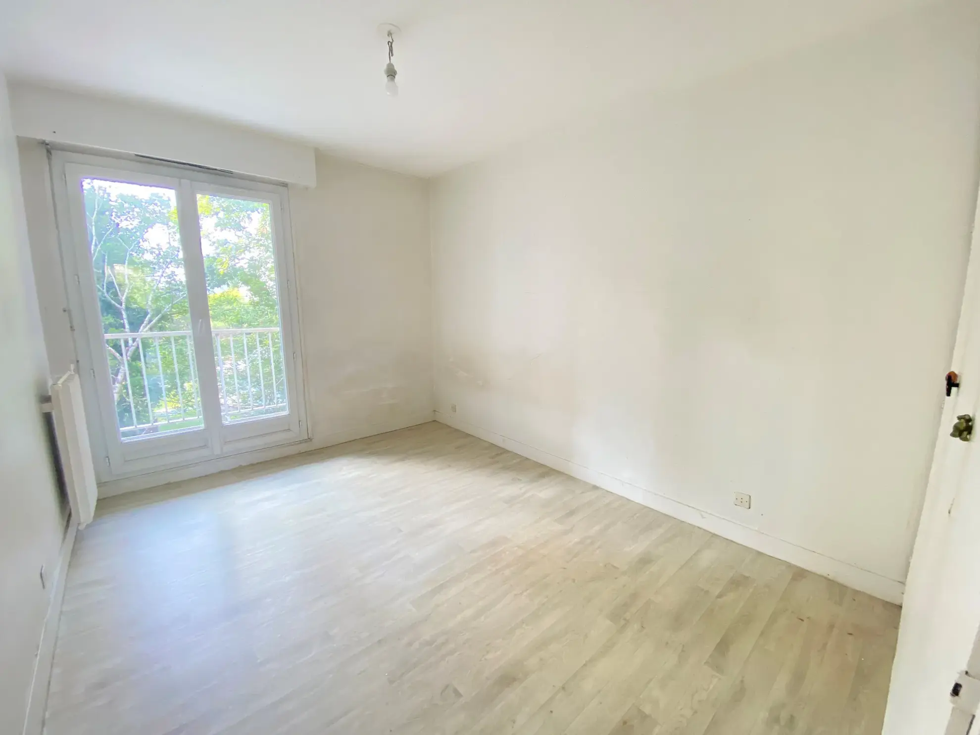 À vendre : Appartement 3 pièces de 61 m² à Évry avec balcon et parking 