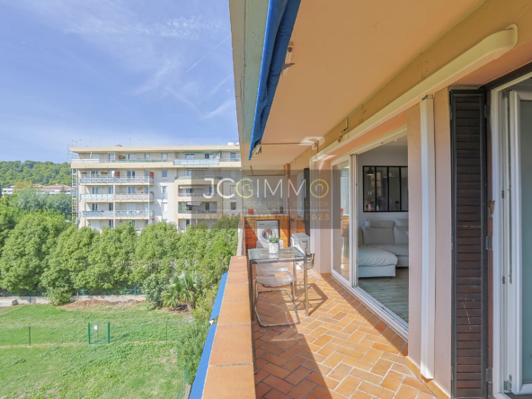 Appartement T3 rénové avec terrasse à La Garde 