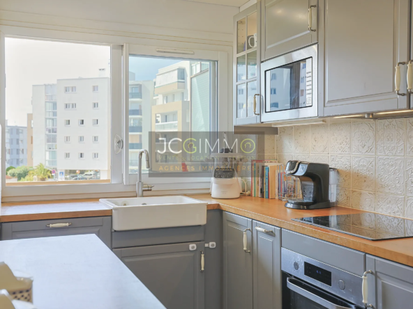 Appartement T3 rénové avec terrasse à La Garde 