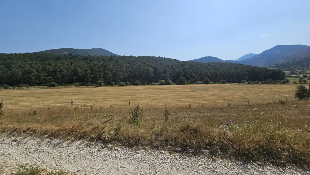 Vente de parcelle de terre agricole à Seranon