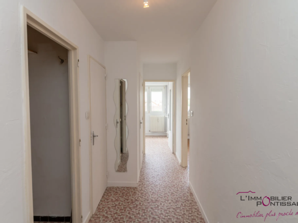 PONTARLIER - APPARTEMENT T3 PROCHE CENTRE VILLE AVEC BALCON ET GARAGE 