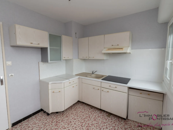 PONTARLIER - APPARTEMENT T3 PROCHE CENTRE VILLE AVEC BALCON ET GARAGE 