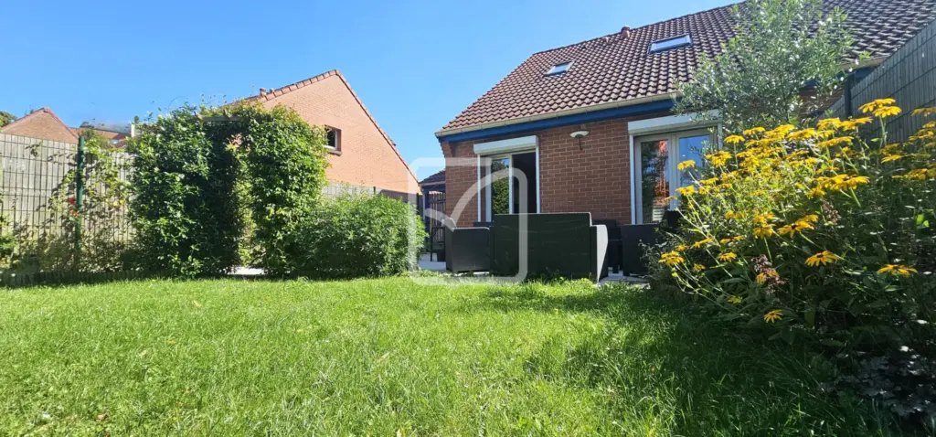 Maison récente semi-mitoyenne de 72 m² avec jardin à Wattignies